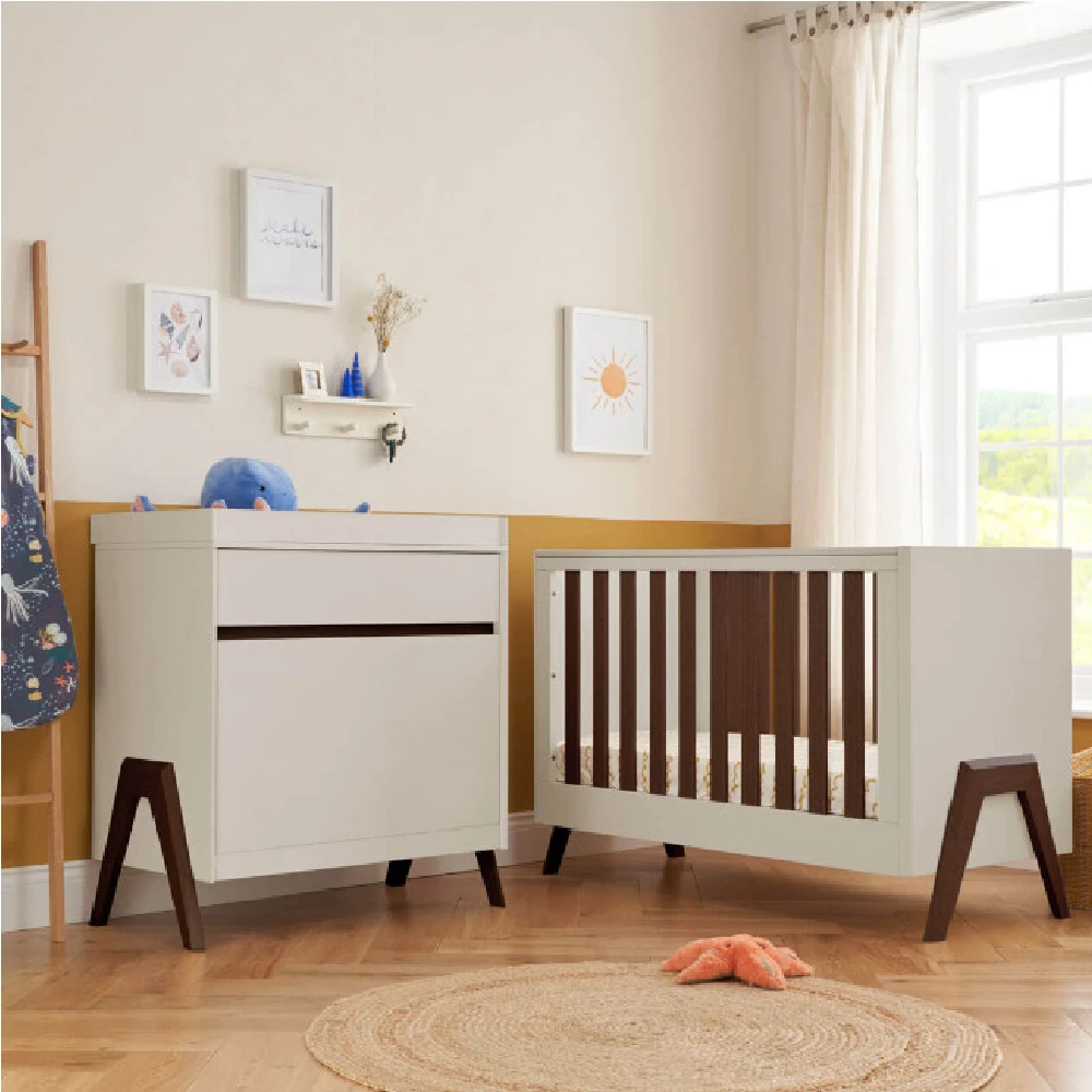Tutti Bambini Fuori 4in1 2 Piece Nursery Room Set – White Sand/Warm Walnut 3 Tutti Bambini Fuori 4in1 2 Piece Nursery Room Set – White Sand/Warm Walnut