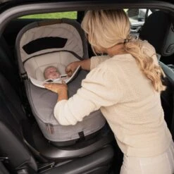Nuna Cari Next And Rotating Base Bundle -Baby Products Nuna Cari Next Lay Flat Car Carrycot Caviar 7