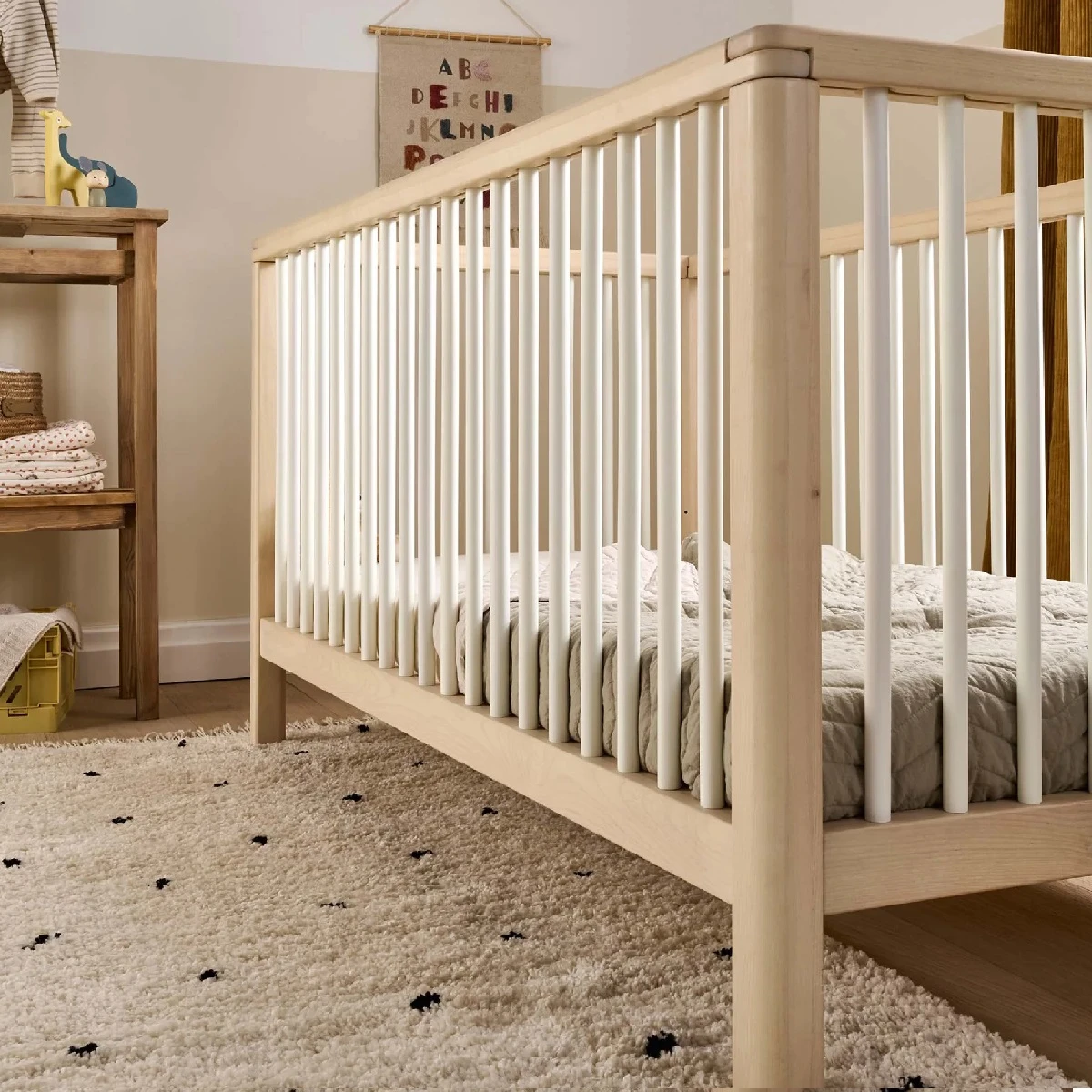 Mamas & Papas Solo Cot Bed And Mattress – White/Natural 5 Mamas & Papas Solo Cot Bed And Mattress – White/Natural - Image 3