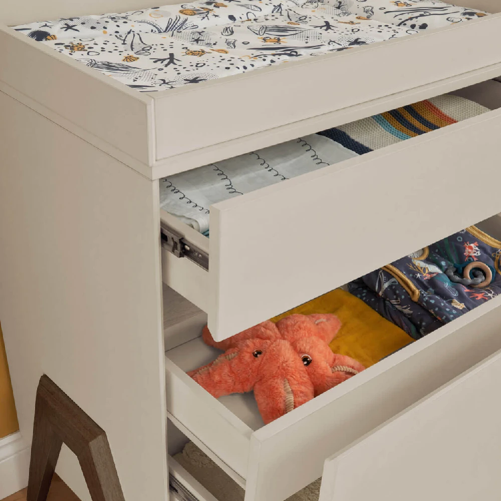 Tutti Bambini Fuori 4in1 2 Piece Nursery Room Set – White Sand/Warm Walnut 13 Tutti Bambini Fuori 4in1 2 Piece Nursery Room Set – White Sand/Warm Walnut - Image 11