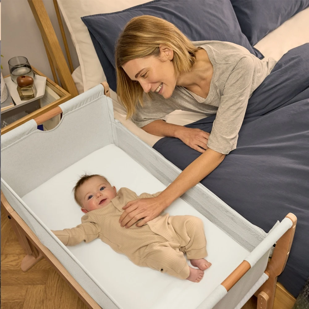 SnuzPod Studio Bedside Crib With Mattress Stockholm Natural 6 SnuzPod Studio Bedside Crib With Mattress Stockholm Natural - Image 4